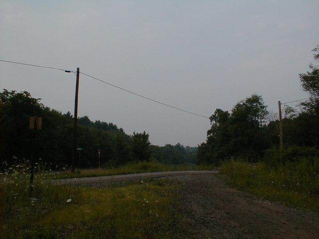 View east from crossing at Dinsmore (40.38106N 80.43051W)